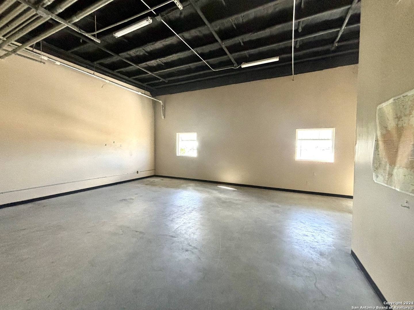 9342 Loop 410 B-1 , San Antonio, TX, 78223 | 1820477 | Realty Texas LLC