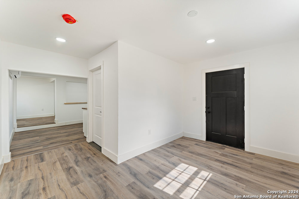 214 E Hart Ave , San Antonio, TX, 78214-1534 | 1821672 | Realty Texas LLC