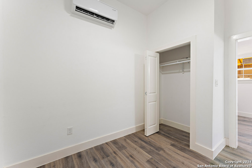 214 E Hart Ave , San Antonio, TX, 78214-1534 | 1821672 | Realty Texas LLC
