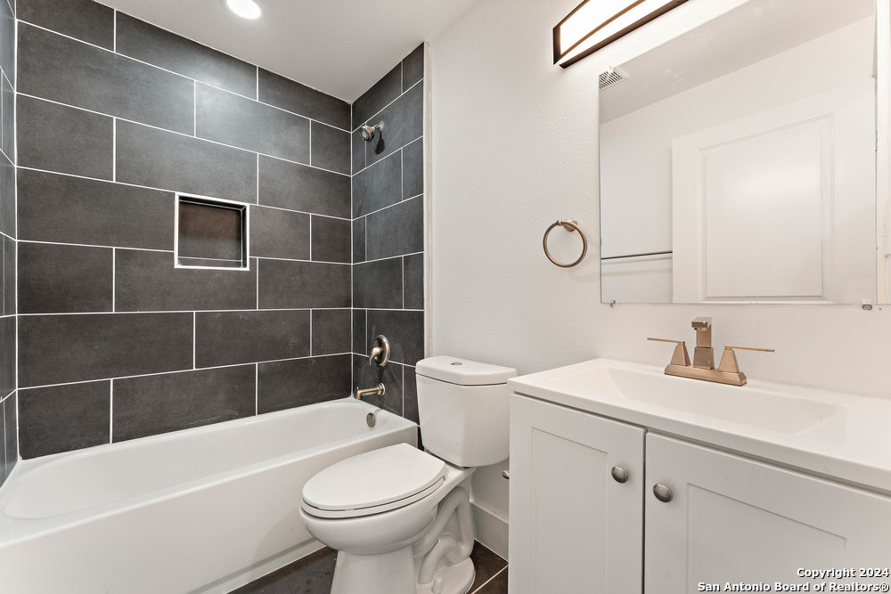 214 E Hart Ave , San Antonio, TX, 78214-1534 | 1821672 | Realty Texas LLC