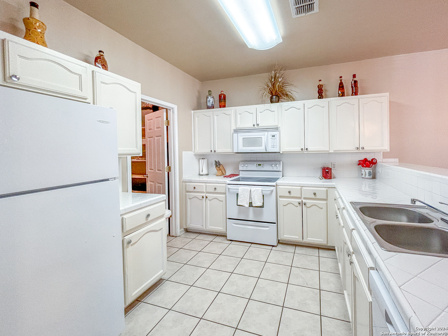52 Chapel Hill Circle , San Antonio, TX, 78240 | 1821952 | Realty Texas LLC