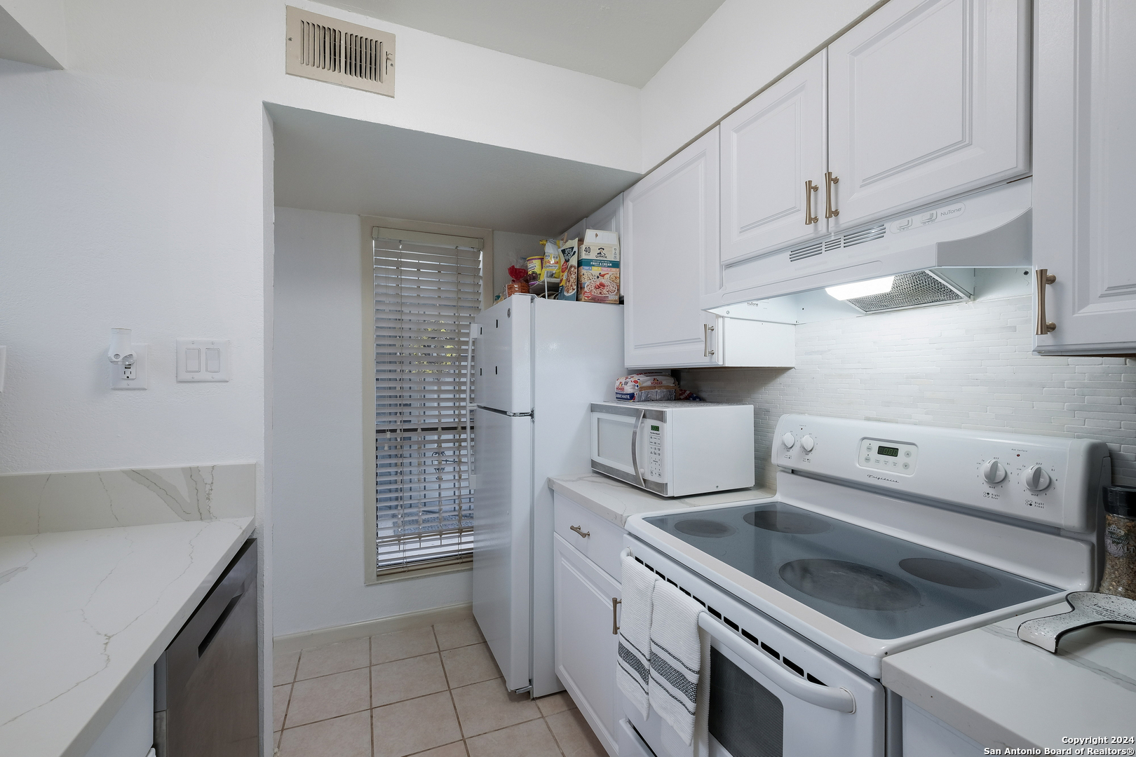 3843 Barrington Street 143-k , San Antonio, TX, 78217-4169 | 1825320 | Realty Texas LLC