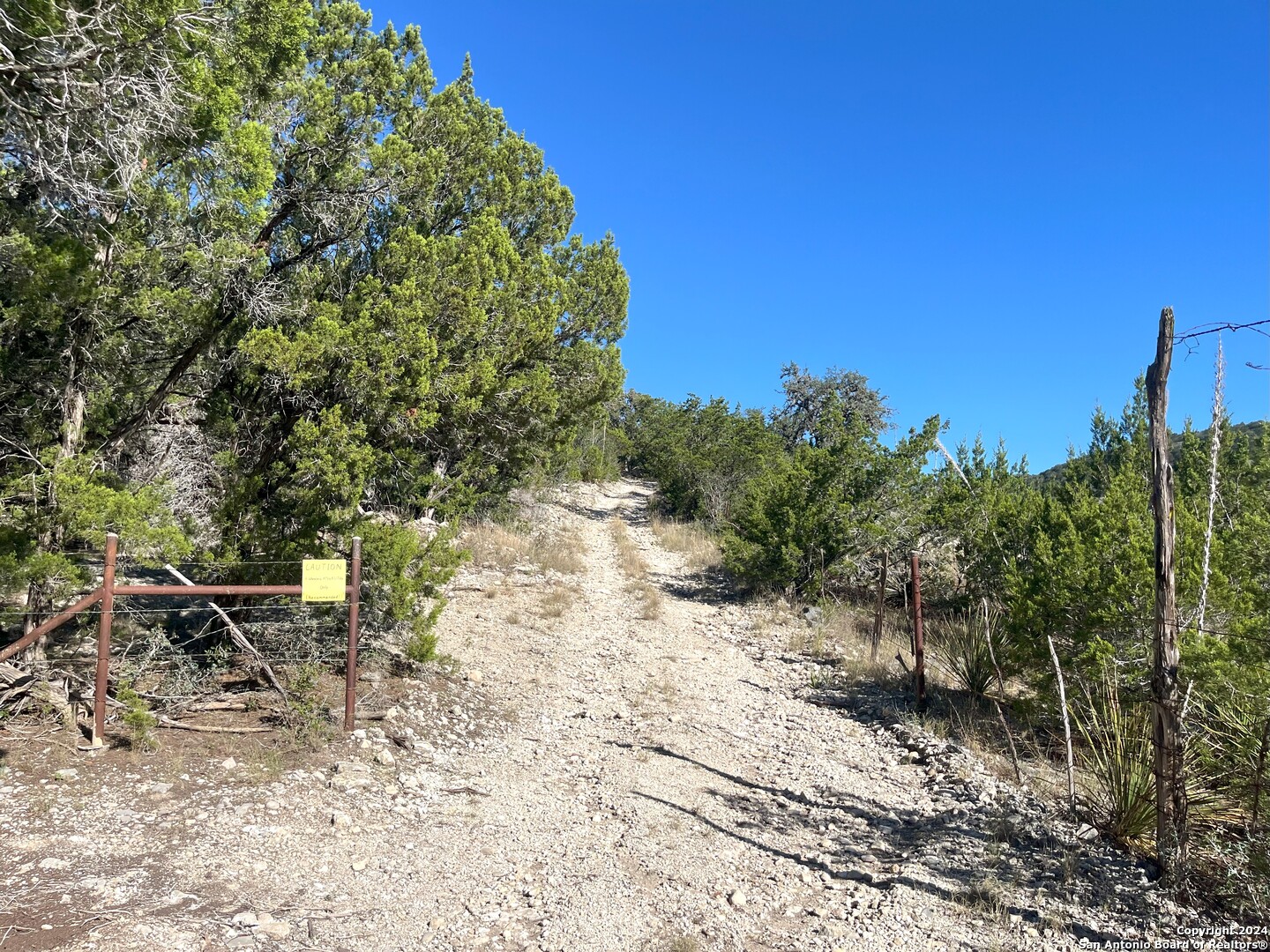 2763 E Ranch Road 337 , Leakey, TX, 78873 | 1825951 | Realty Texas LLC