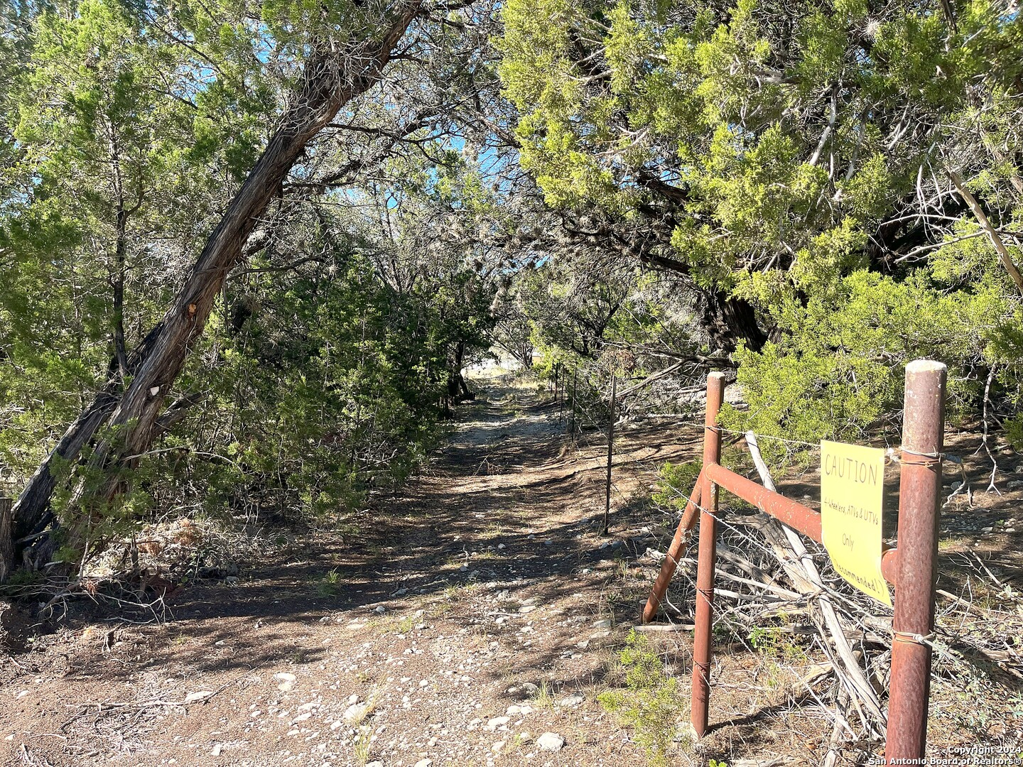 2763 E Ranch Road 337 , Leakey, TX, 78873 | 1825951 | Realty Texas LLC