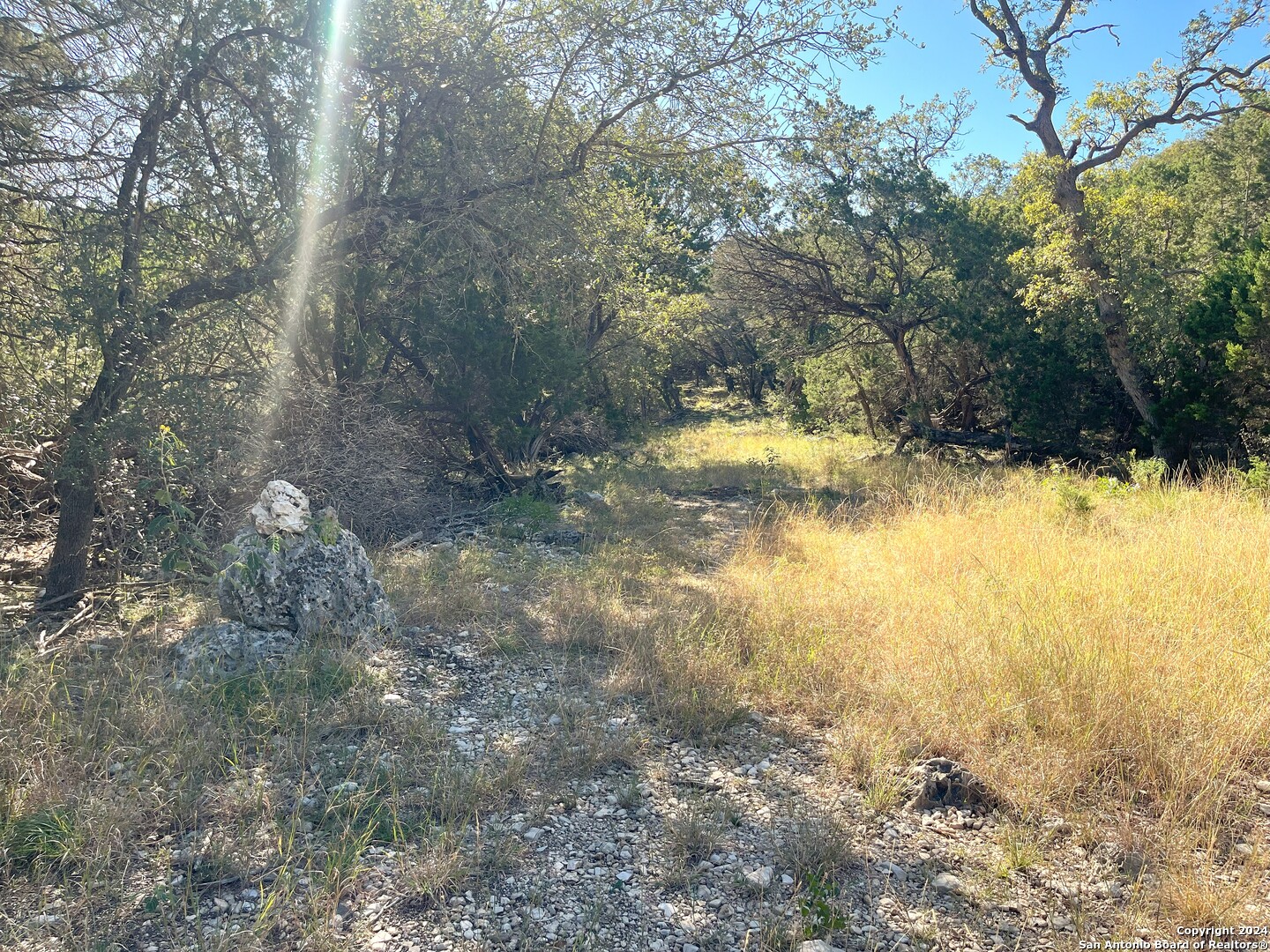 2763 E Ranch Road 337 , Leakey, TX, 78873 | 1825951 | Realty Texas LLC