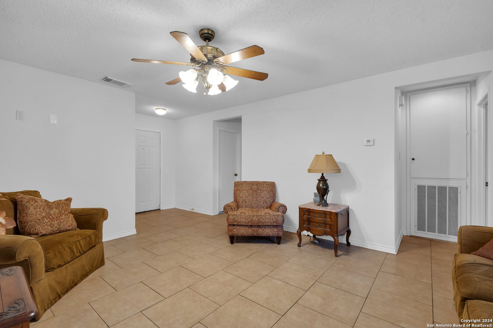 707 Meadow Forge , Converse, TX, 78109-1627 | 1826420 | Realty Texas LLC