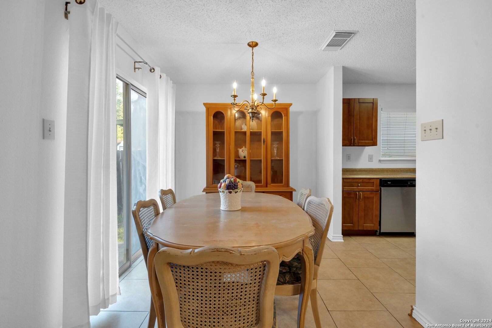 707 Meadow Forge , Converse, TX, 78109-1627 | 1826420 | Realty Texas LLC