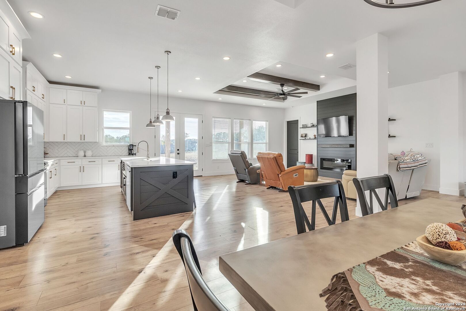 1090 Pegasus Dr , Spring Branch, TX, 78070 | 1826694 | Realty Texas LLC