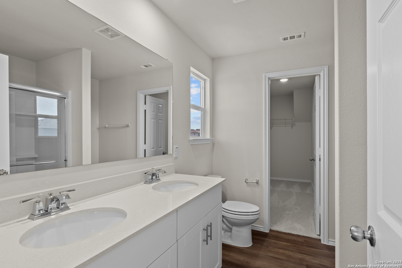 1242 Casa Luminar , Converse, TX, 78109 | 1828657 | Realty Texas LLC