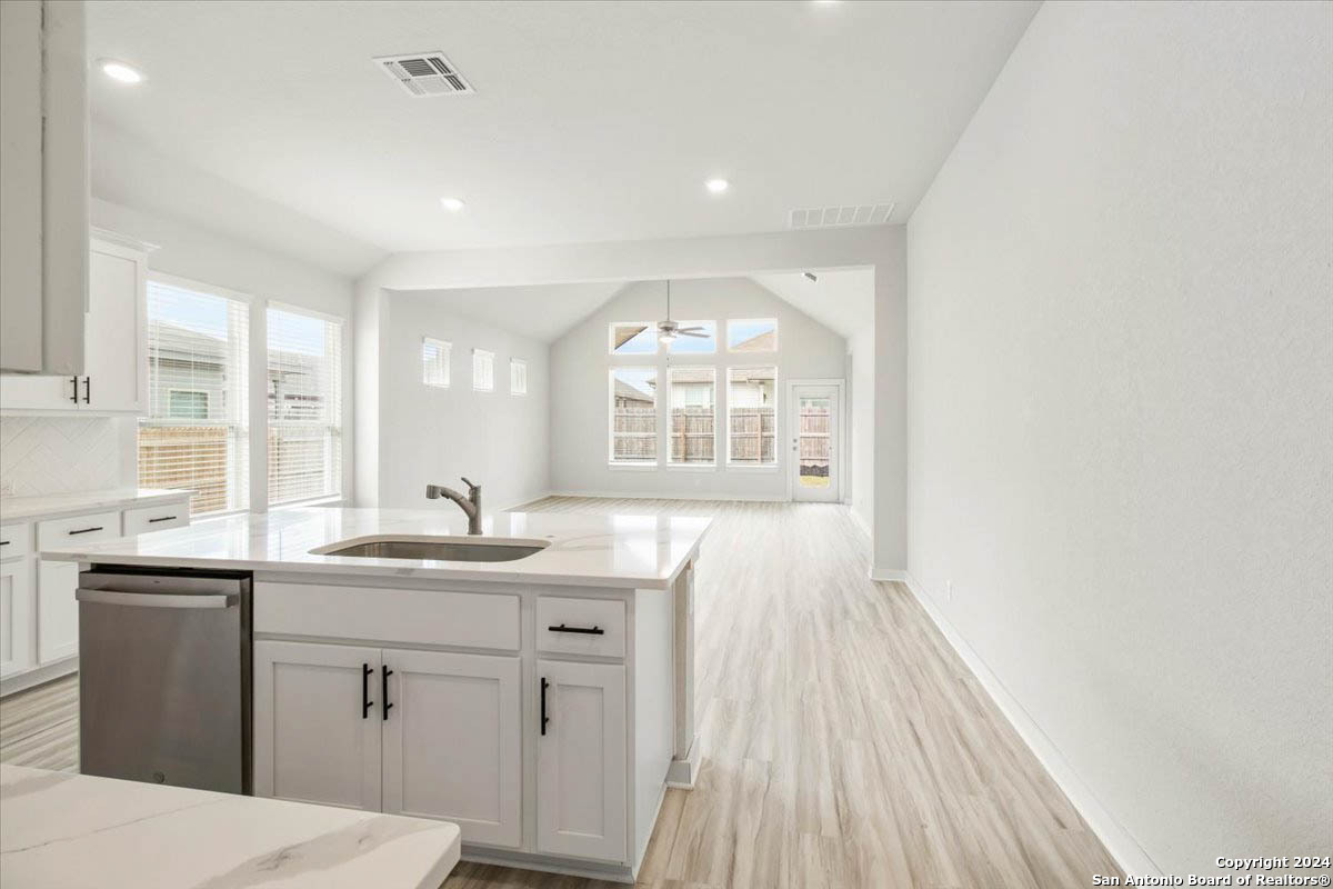 202 Scarlet Oak Creek , Seguin, TX, 78155 | 1828813 | Realty Texas LLC