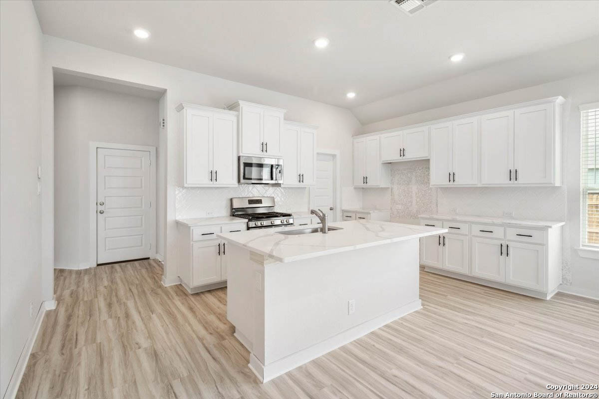 202 Scarlet Oak Creek , Seguin, TX, 78155 | 1828813 | Realty Texas LLC