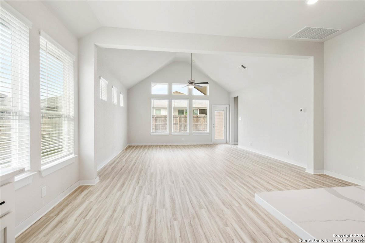 202 Scarlet Oak Creek , Seguin, TX, 78155 | 1828813 | Realty Texas LLC