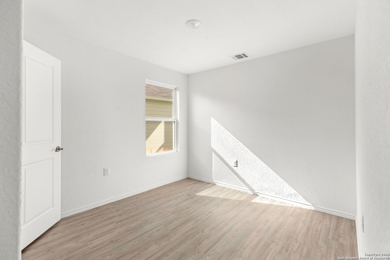 10162 Asta Trail , San Antonio, TX, 78224 | 1831536 | Realty Texas LLC