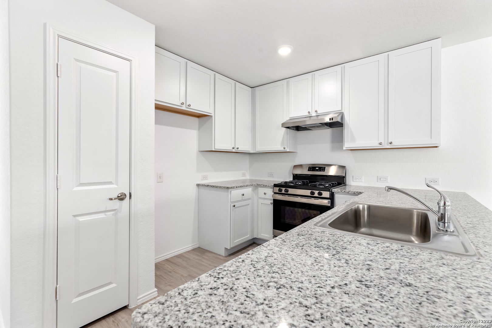 10162 Asta Trail , San Antonio, TX, 78224 | 1831536 | Realty Texas LLC