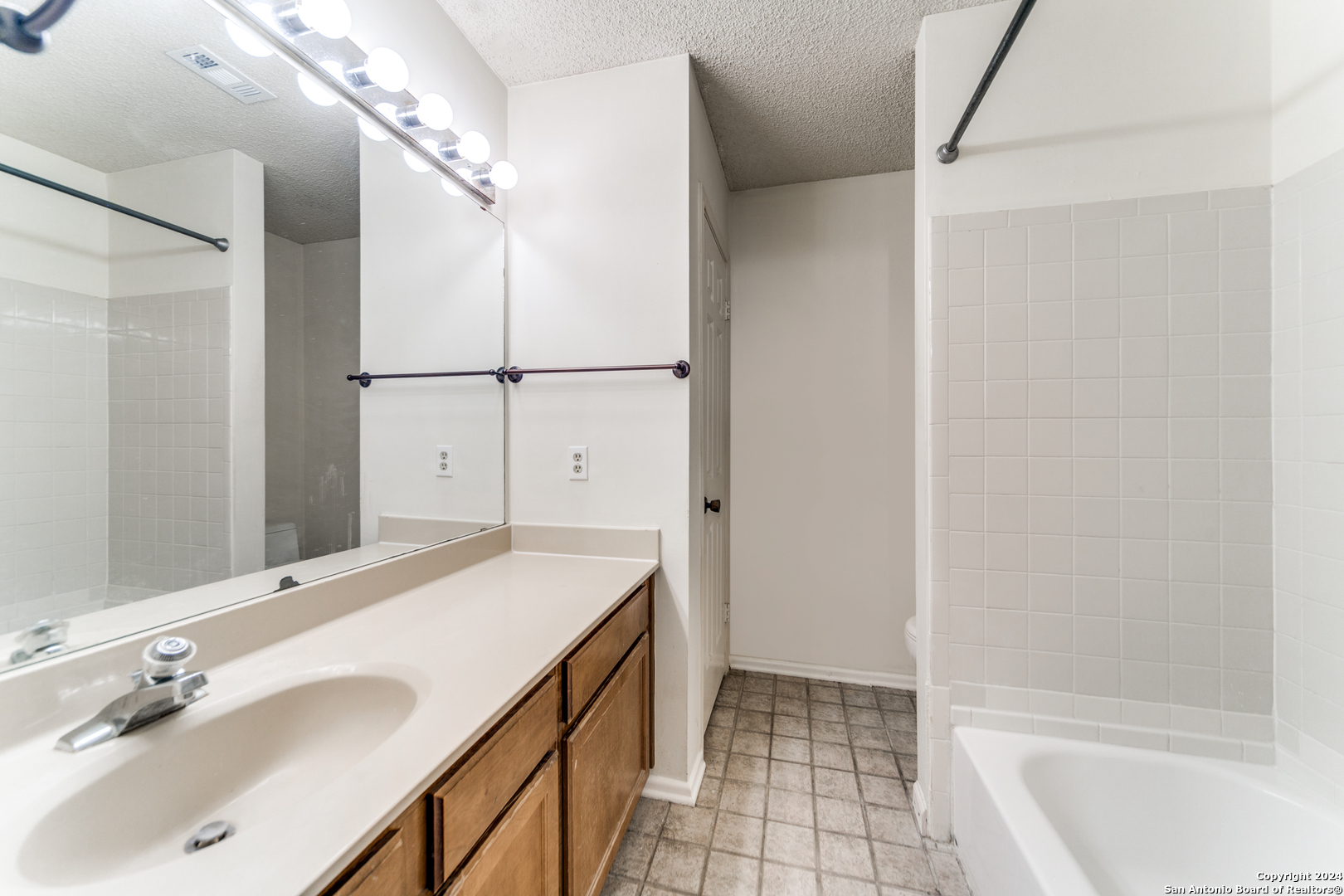 10955 Wurzbach Rd 807 , San Antonio, TX, 78230-2571 | 1831664 | Realty Texas LLC