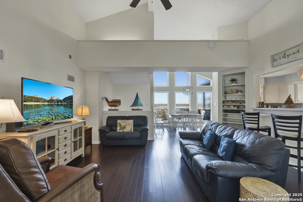 1518 W Lakeside Dr, CANYONLAKE, TX, 78133-5800 | 1831850 | Realty Texas LLC