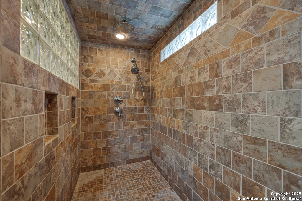 1518 W Lakeside Dr, CANYONLAKE, TX, 78133-5800 | 1831850 | Realty Texas LLC