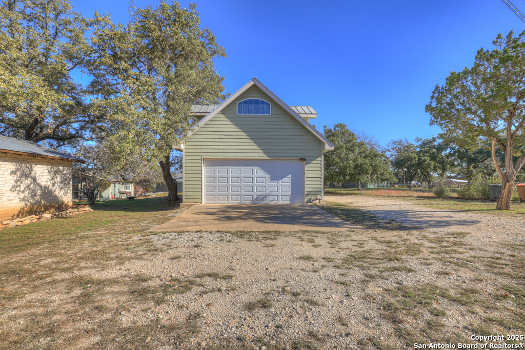 1518 W Lakeside Dr, CANYONLAKE, TX, 78133-5800 | 1831850 | Realty Texas LLC