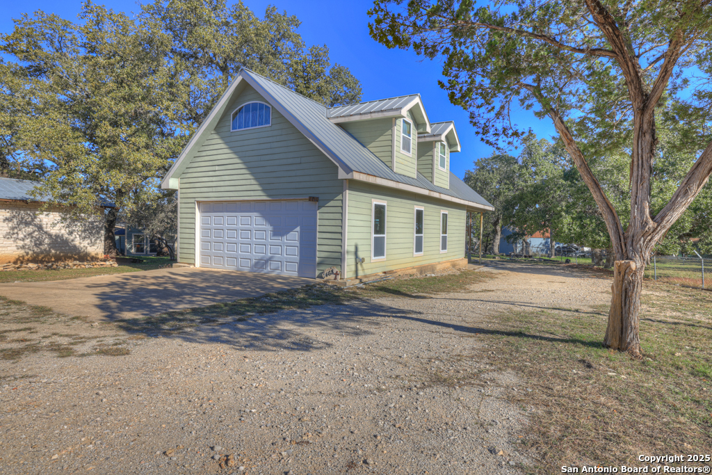 1518 W Lakeside Dr, CANYONLAKE, TX, 78133-5800 | 1831850 | Realty Texas LLC