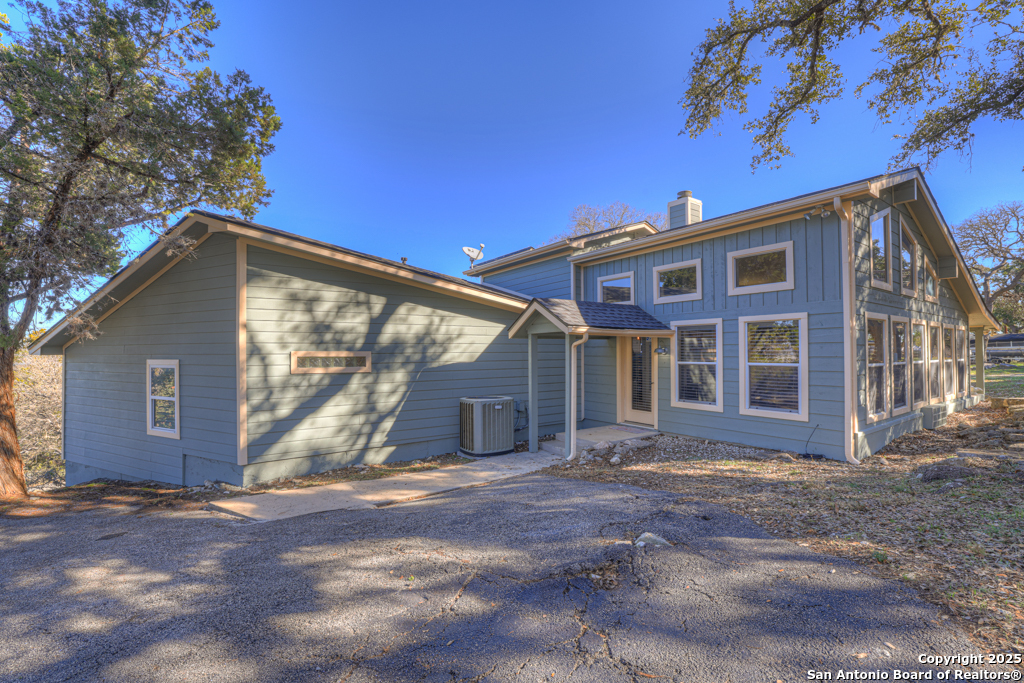 1518 W Lakeside Dr, CANYONLAKE, TX, 78133-5800 | 1831850 | Realty Texas LLC