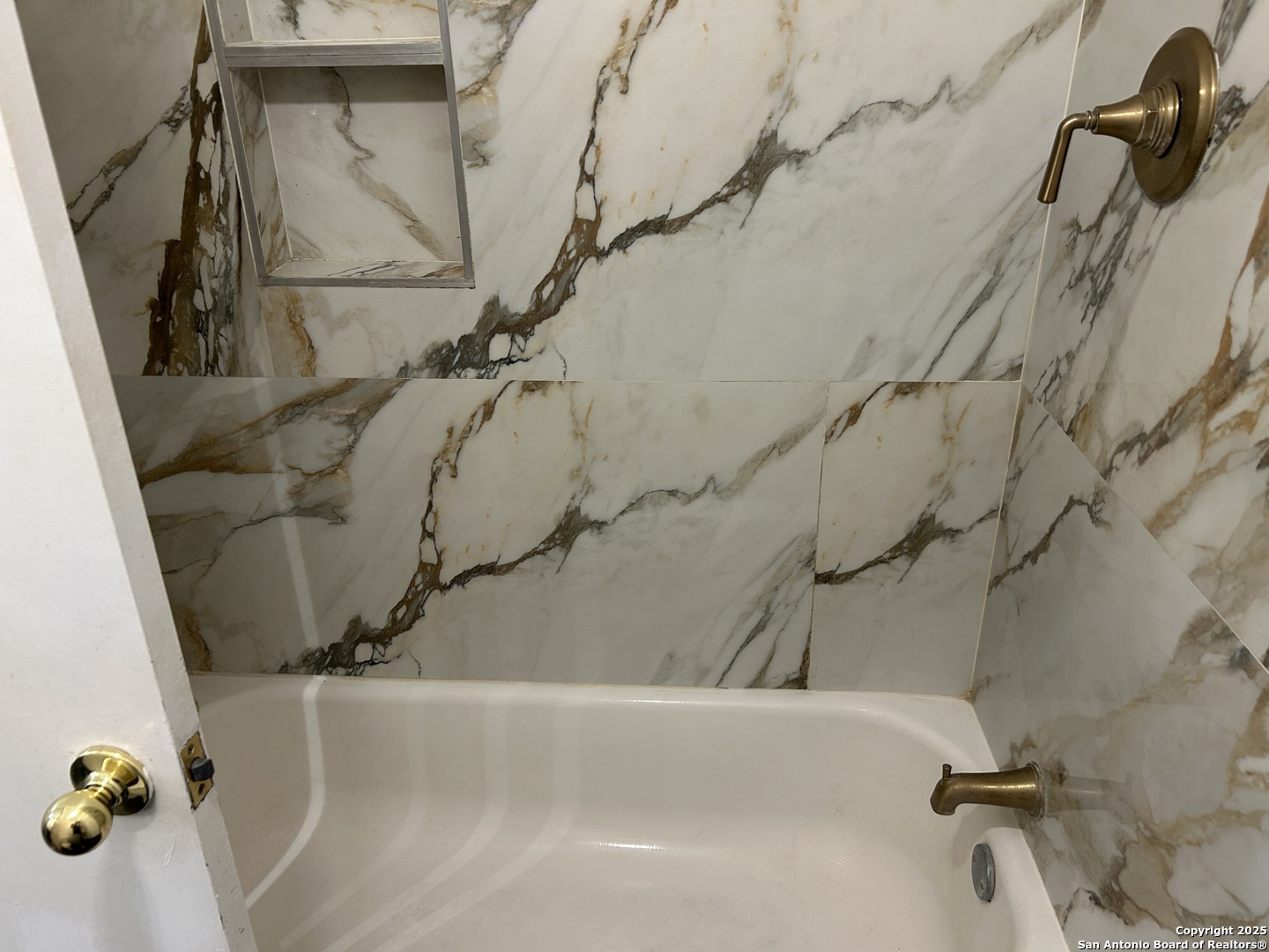 9215 Powhatan Dr , San Antonio, TX, 78230-3911 | 1831770 | Realty Texas LLC
