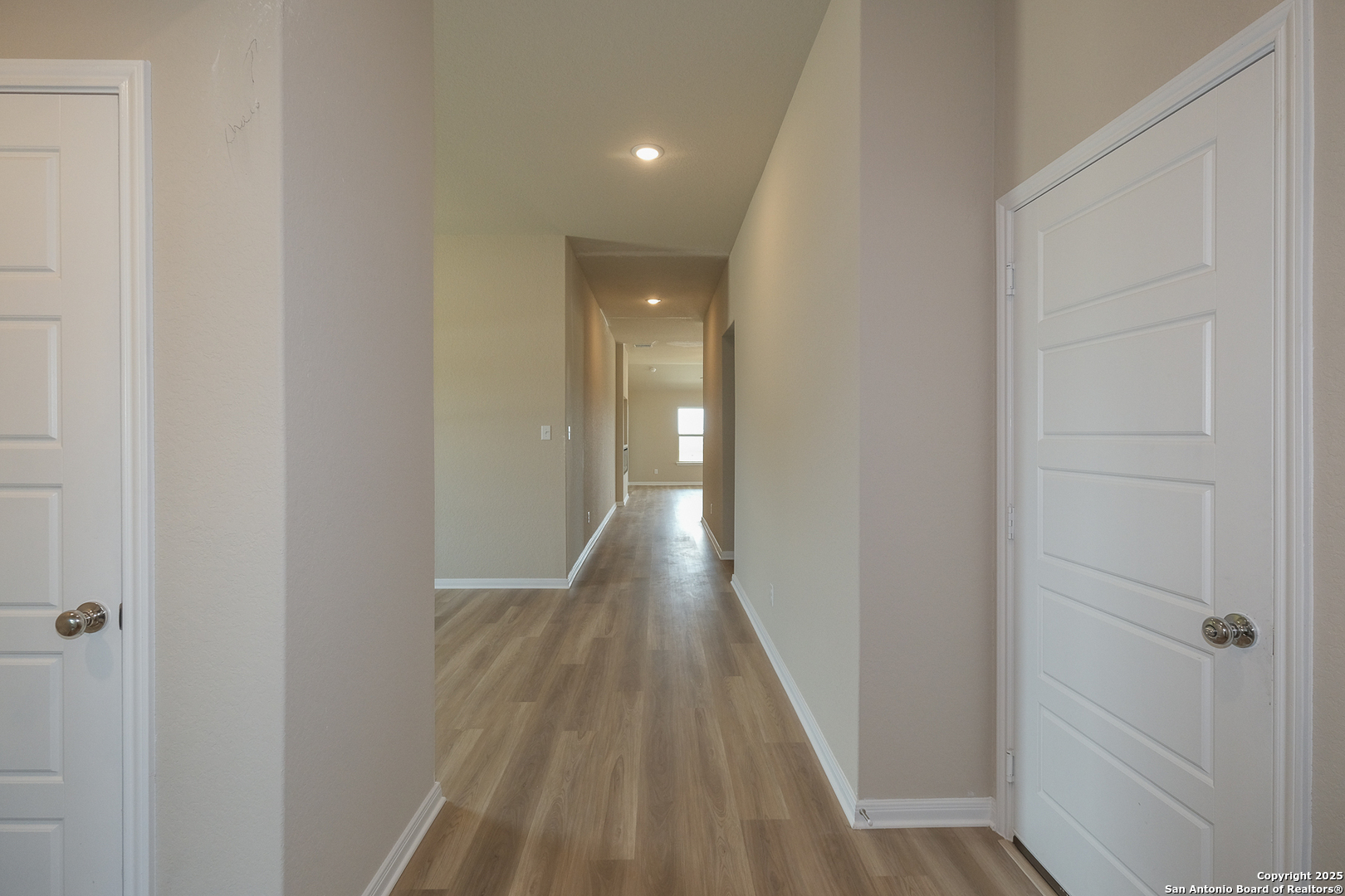 112 Cheyenne Drive , Floresville, TX, 78114 | 1832923 | Realty Texas LLC
