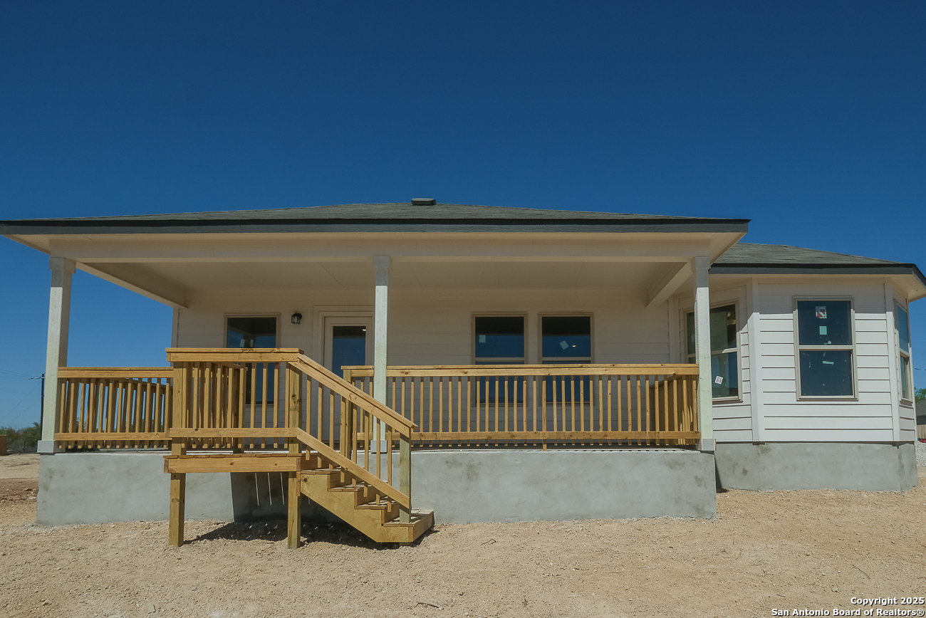 112 Cheyenne Drive , Floresville, TX, 78114 | 1832923 | Realty Texas LLC