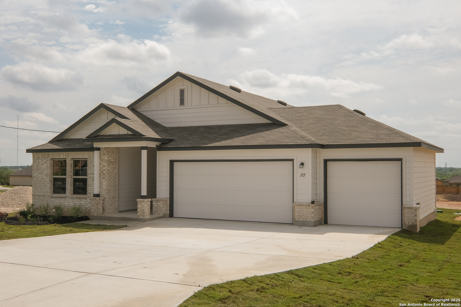 112 Cheyenne Drive , Floresville, TX, 78114 | 1832923 | Realty Texas LLC