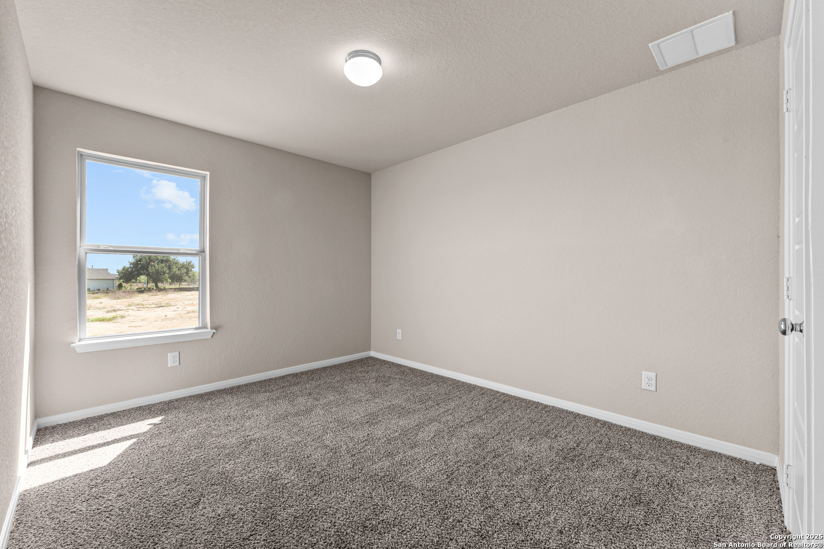 112 Cheyenne Drive , Floresville, TX, 78114 | 1832923 | Realty Texas LLC