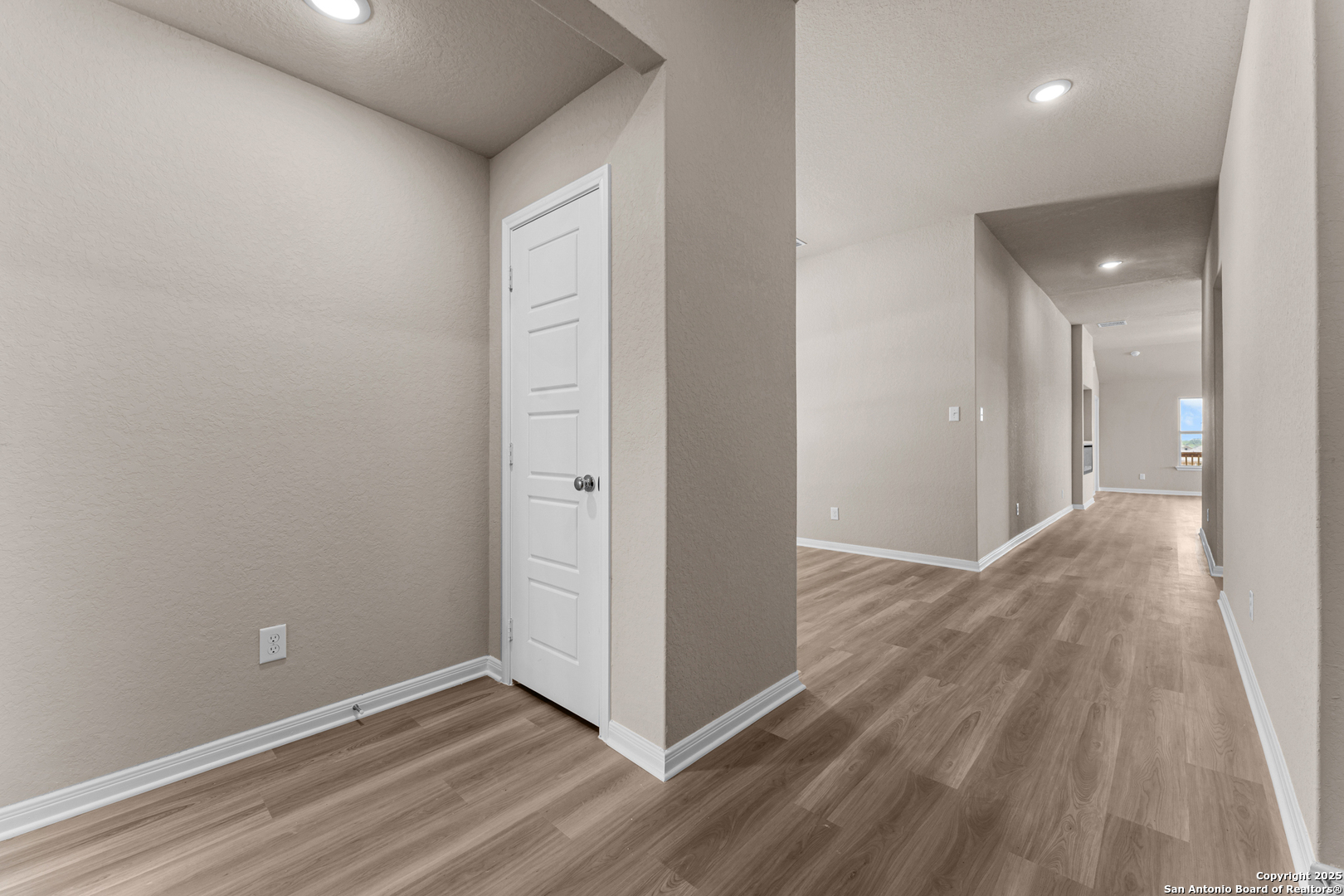 112 Cheyenne Drive , Floresville, TX, 78114 | 1832923 | Realty Texas LLC