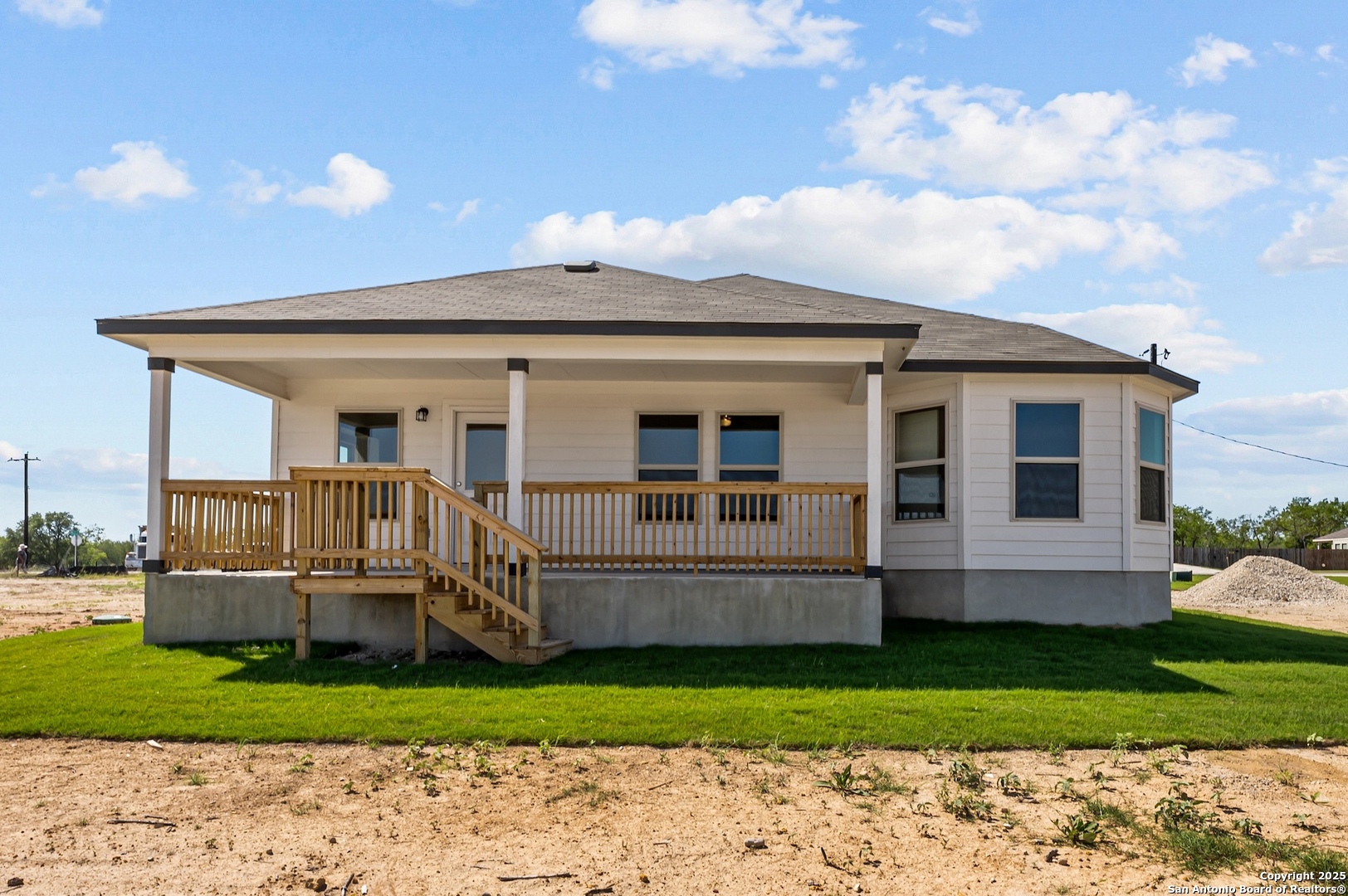 112 Cheyenne Drive , Floresville, TX, 78114 | 1832923 | Realty Texas LLC