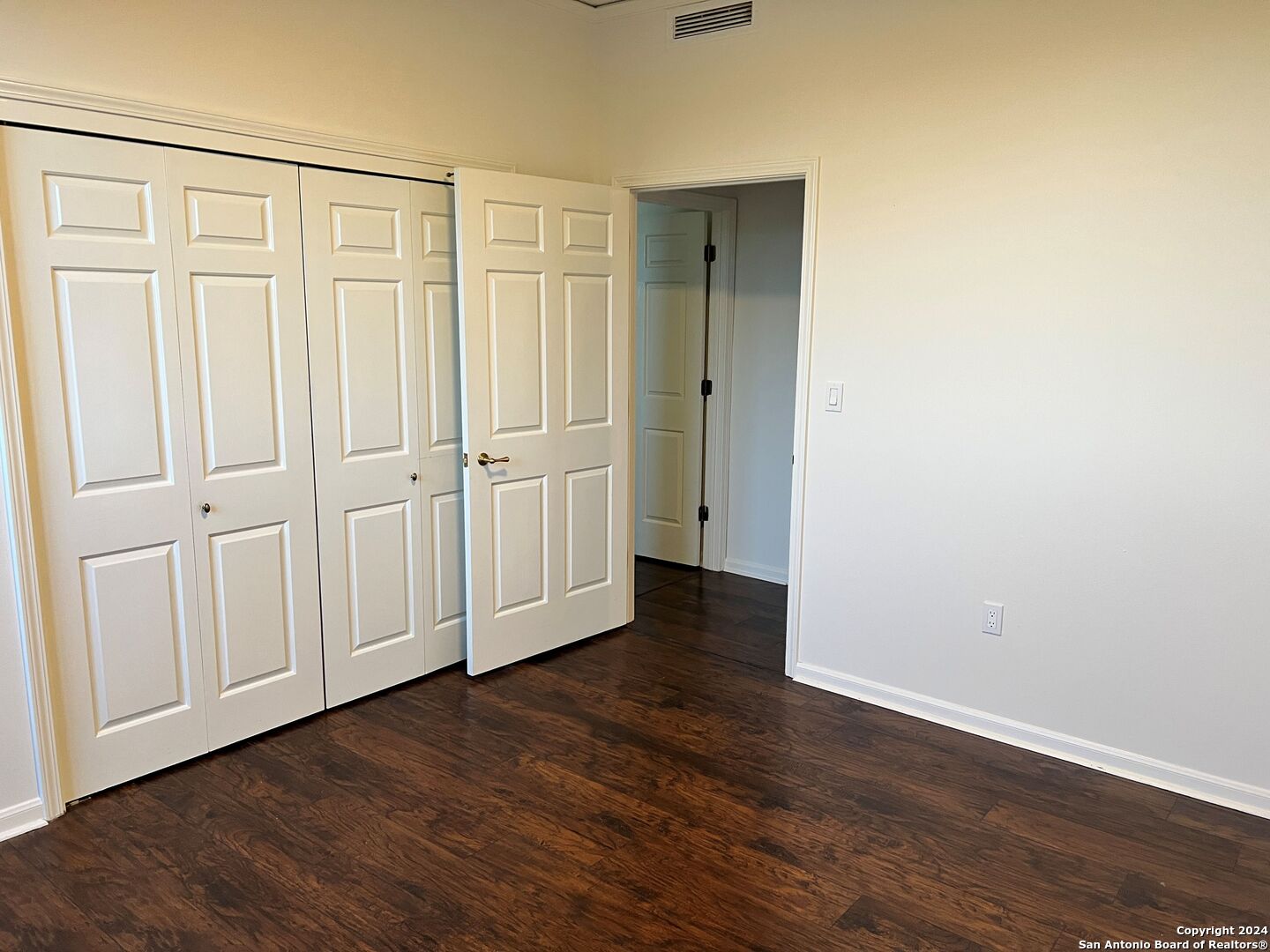 1 Towers Park Ln 301 , San Antonio, TX, 78209-6423 | 1831573 | Realty Texas LLC