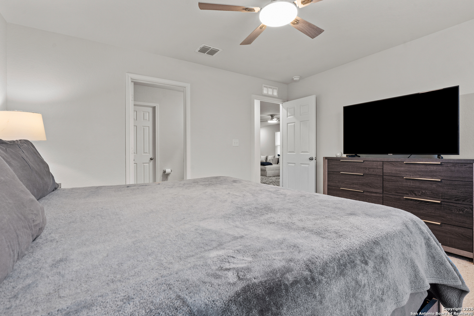 6247 Silver Pegasus , San Antonio, TX, 78218-4747 | 1835362 | Realty Texas LLC