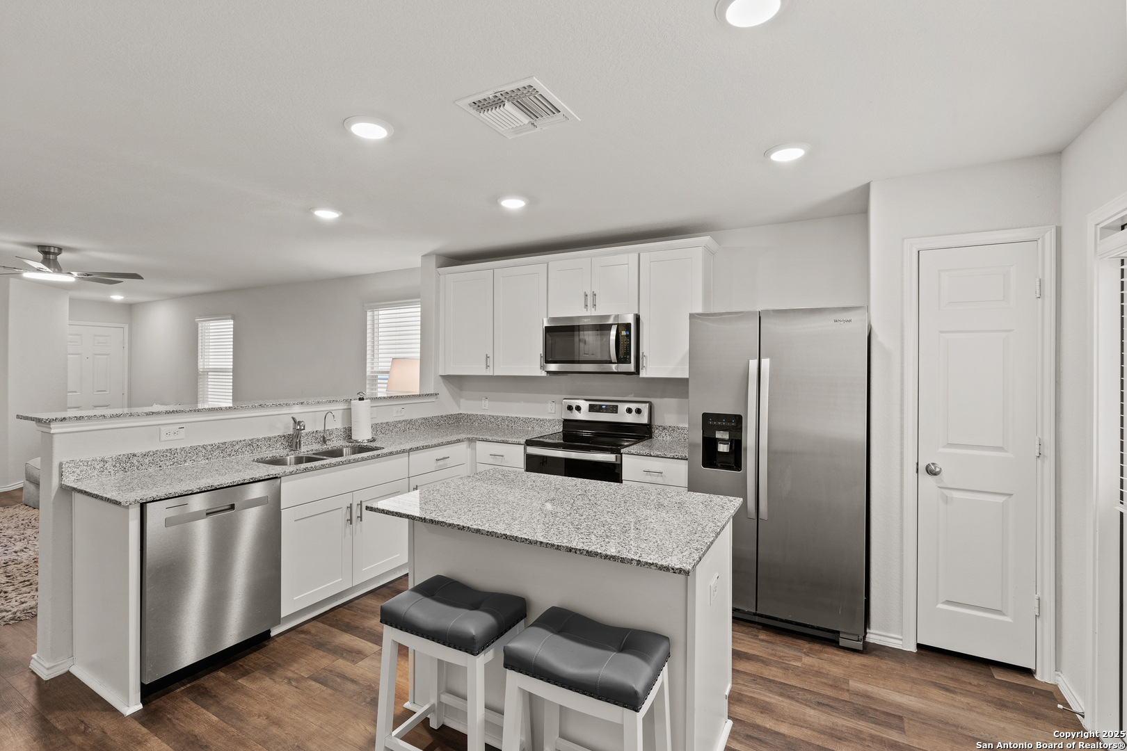 6247 Silver Pegasus , San Antonio, TX, 78218-4747 | 1835362 | Realty Texas LLC