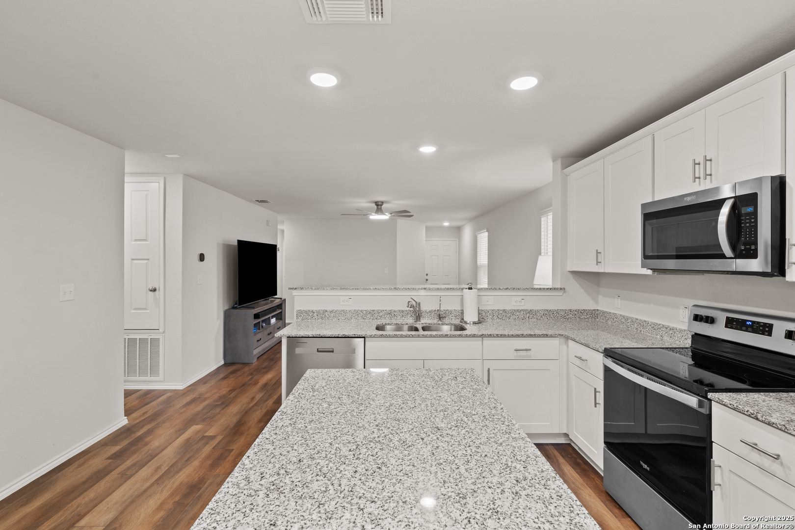 6247 Silver Pegasus , San Antonio, TX, 78218-4747 | 1835362 | Realty Texas LLC