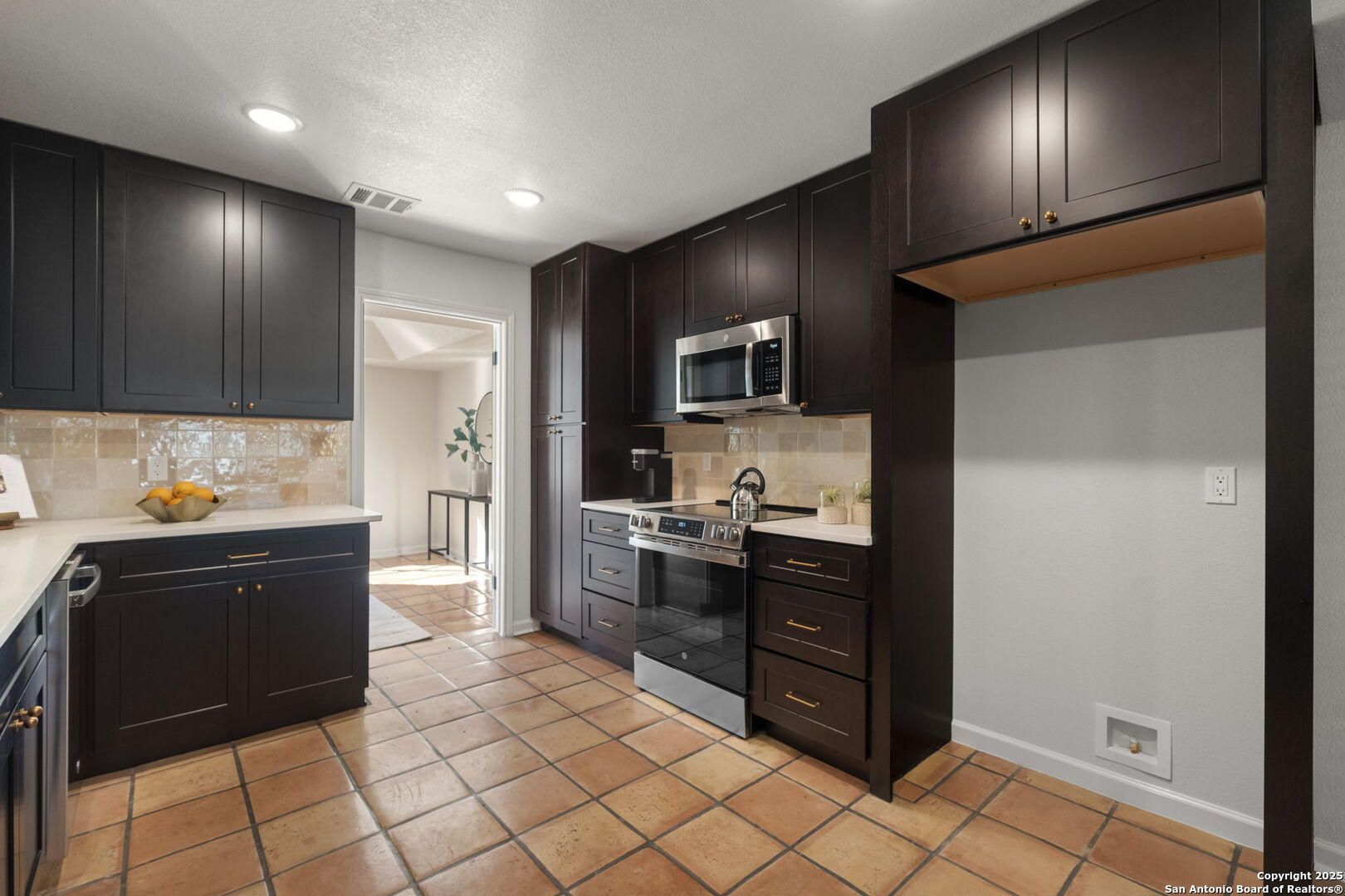 207 Wood Shadow St , San Antonio, TX, 78216-1633 | 1835073 | Realty Texas LLC