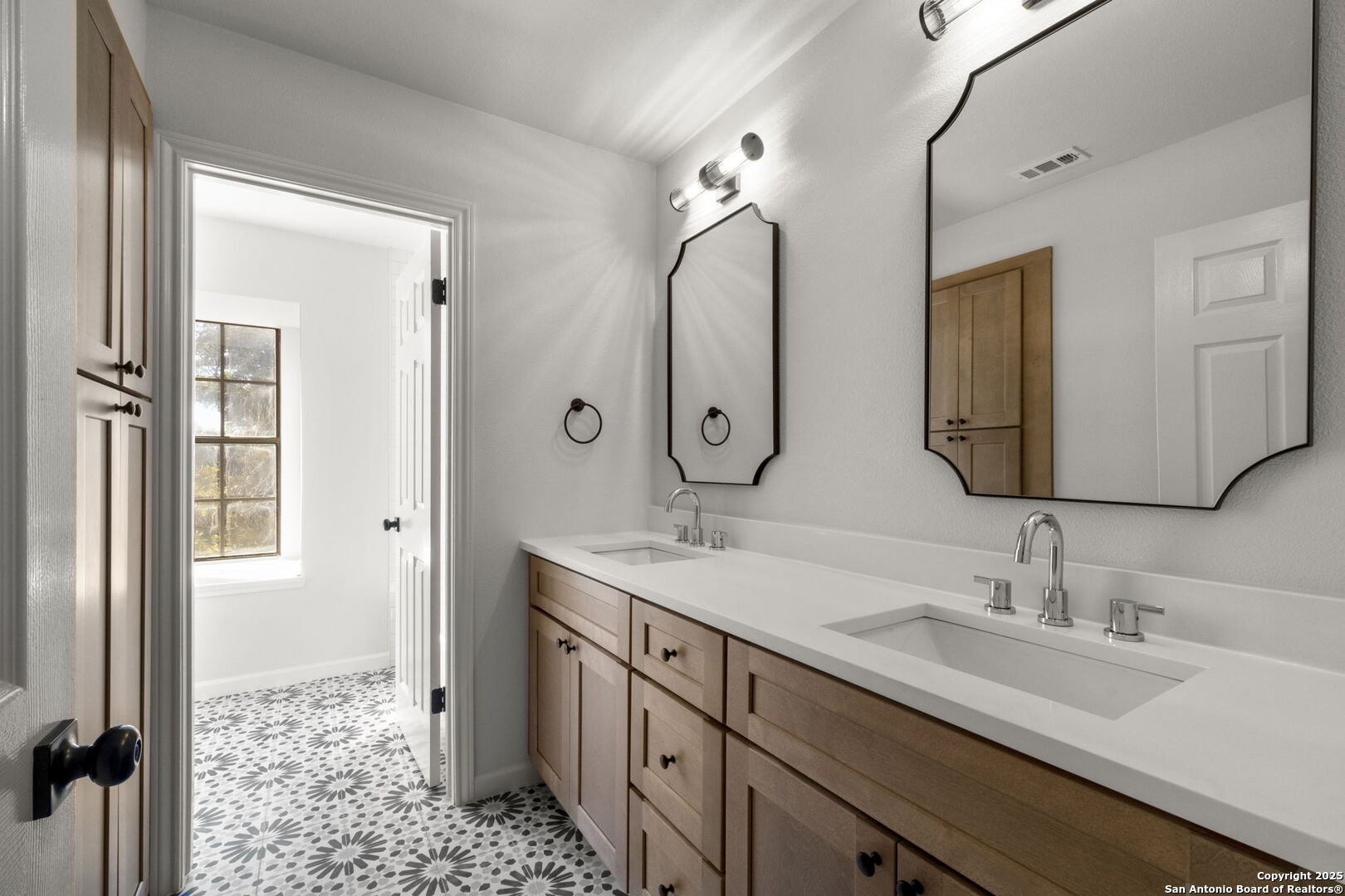 207 Wood Shadow St , San Antonio, TX, 78216-1633 | 1835073 | Realty Texas LLC