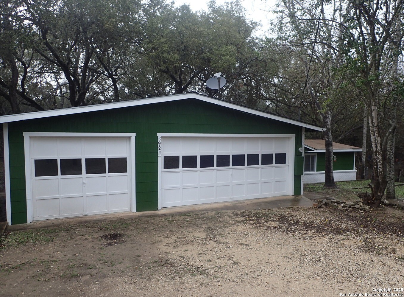 592 Legion Dr , Lakehills, TX, 78063-6923 | 1836346 | Realty Texas LLC