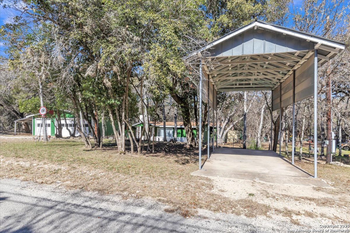 592 Legion Dr , Lakehills, TX, 78063-6923 | 1836346 | Realty Texas LLC