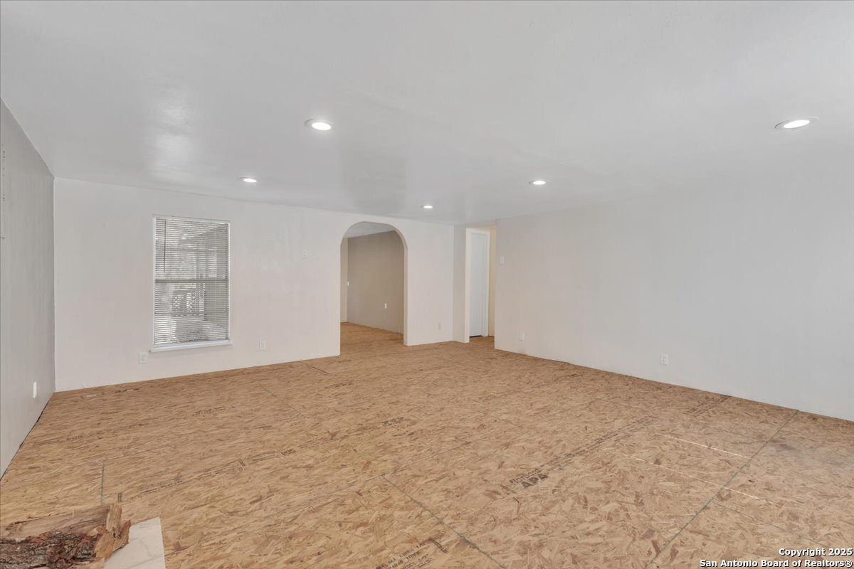 592 Legion Dr , Lakehills, TX, 78063-6923 | 1836346 | Realty Texas LLC