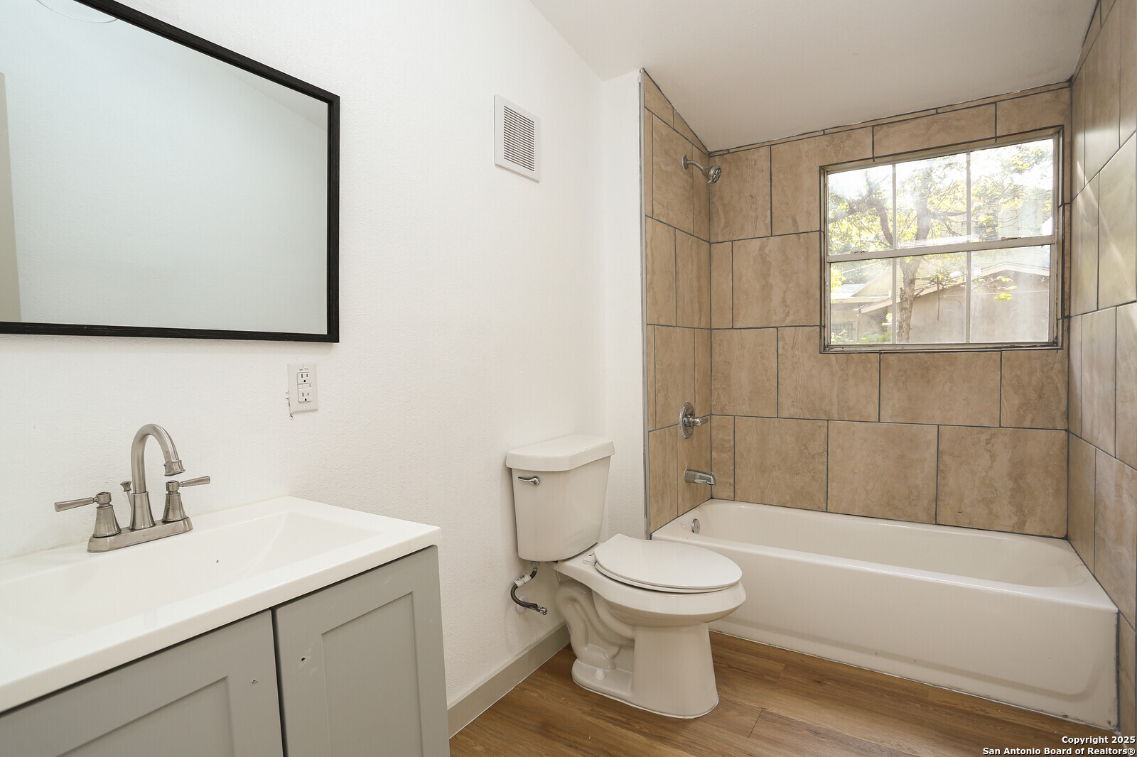 2004 Monterey St , San Antonio, TX, 78207-4262 | 1836174 | Realty Texas LLC