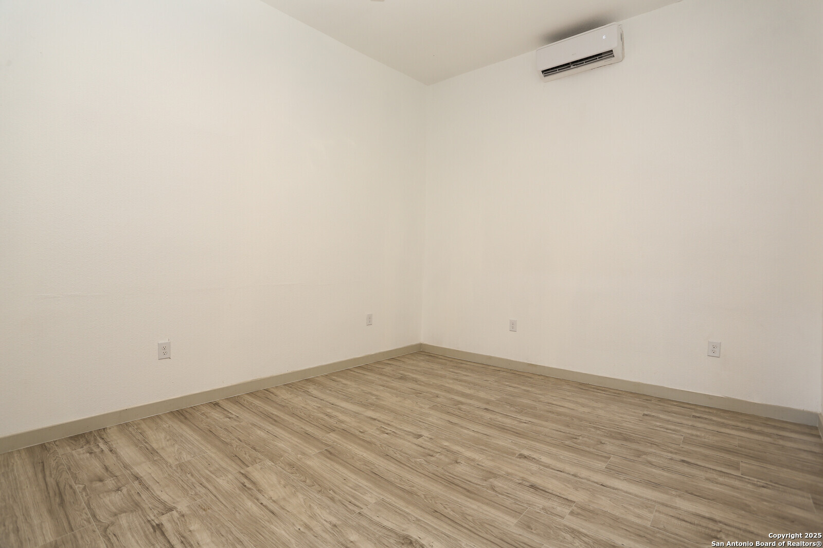 2004 Monterey St , San Antonio, TX, 78207-4262 | 1836174 | Realty Texas LLC