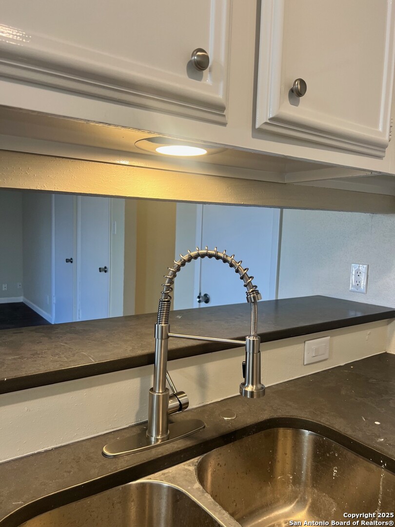 6913 & 6915 Forest Meadow St , San Antonio, TX, 78240-3205 | 1836548 | Realty Texas LLC