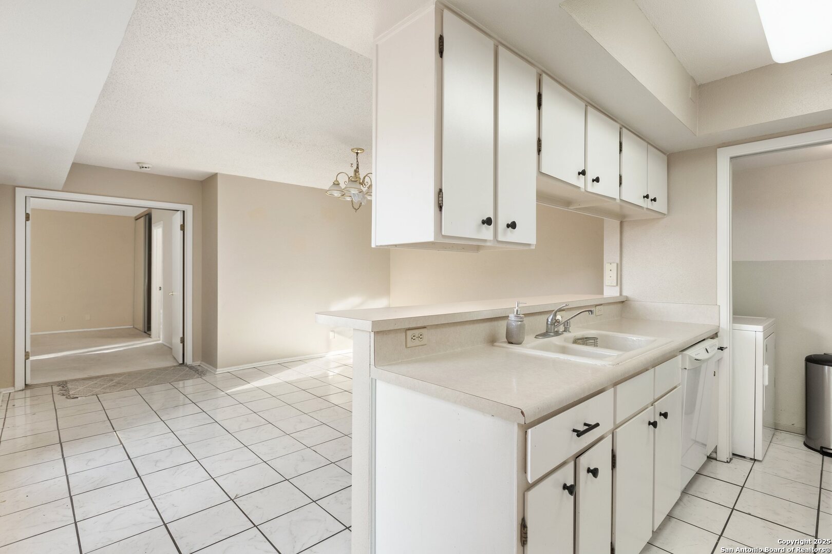 6631 Crown Rdg , San Antonio, TX, 78239-1511 | 1836493 | Realty Texas LLC