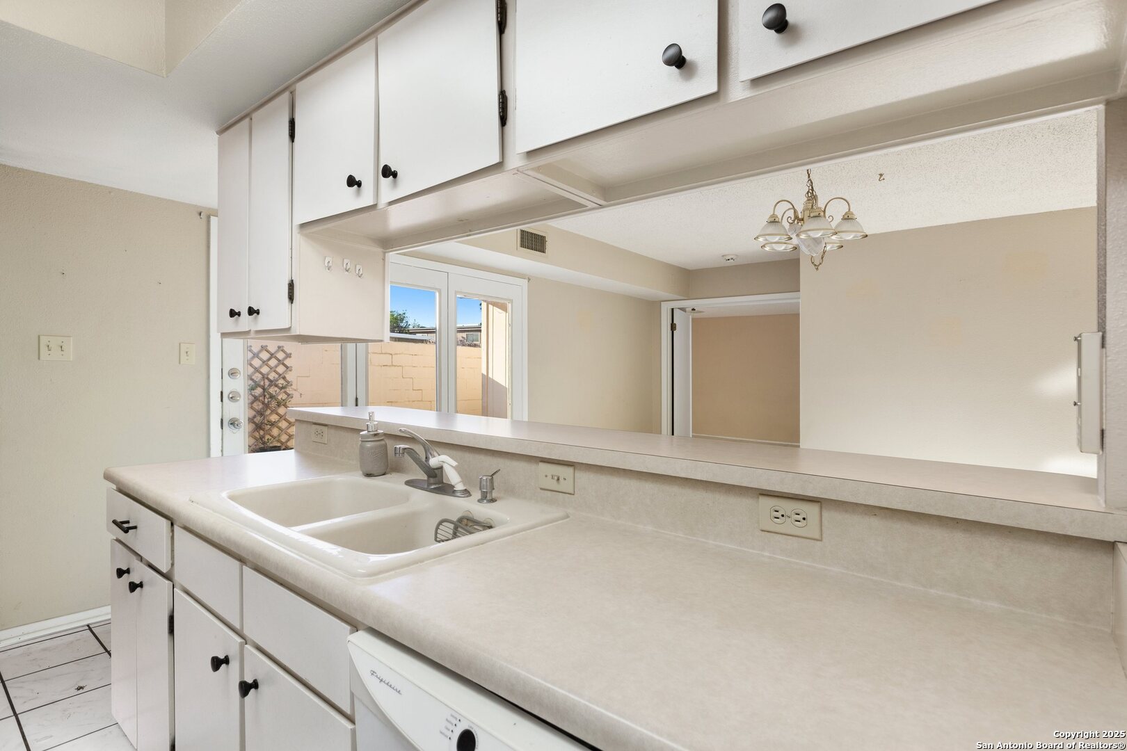 6631 Crown Rdg , San Antonio, TX, 78239-1511 | 1836493 | Realty Texas LLC