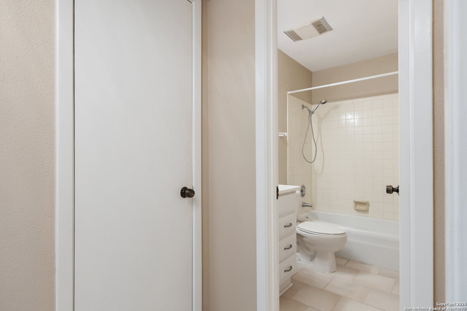 6631 Crown Rdg , San Antonio, TX, 78239-1511 | 1836493 | Realty Texas LLC