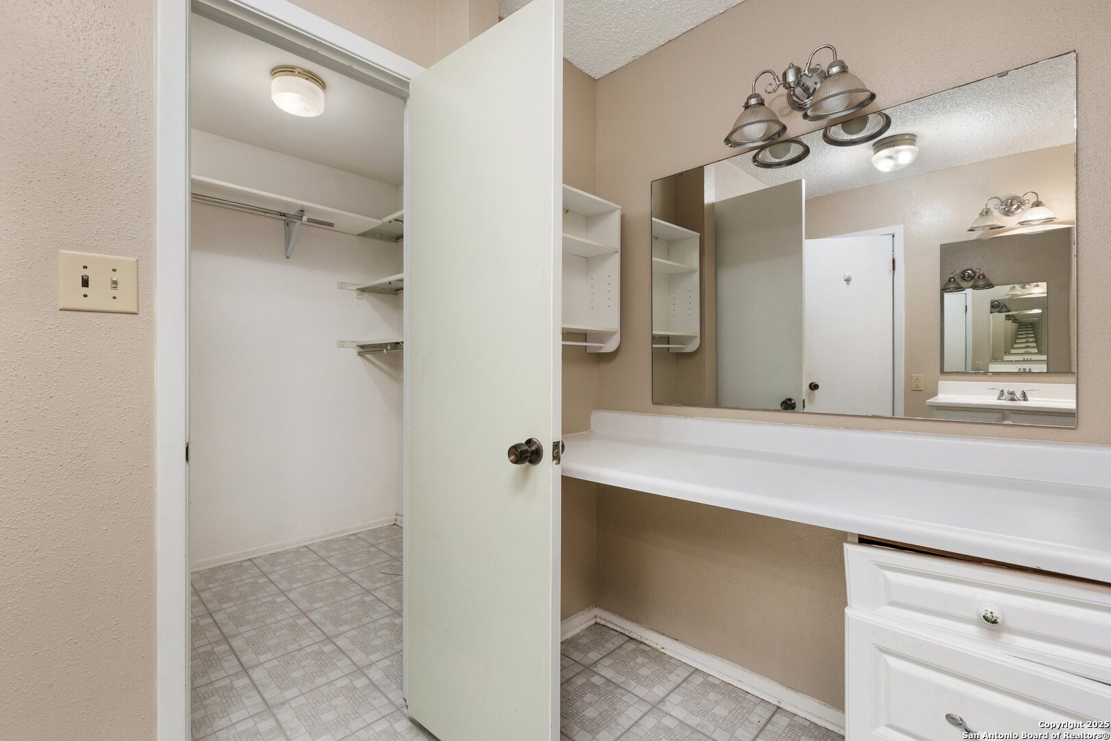 6631 Crown Rdg , San Antonio, TX, 78239-1511 | 1836493 | Realty Texas LLC