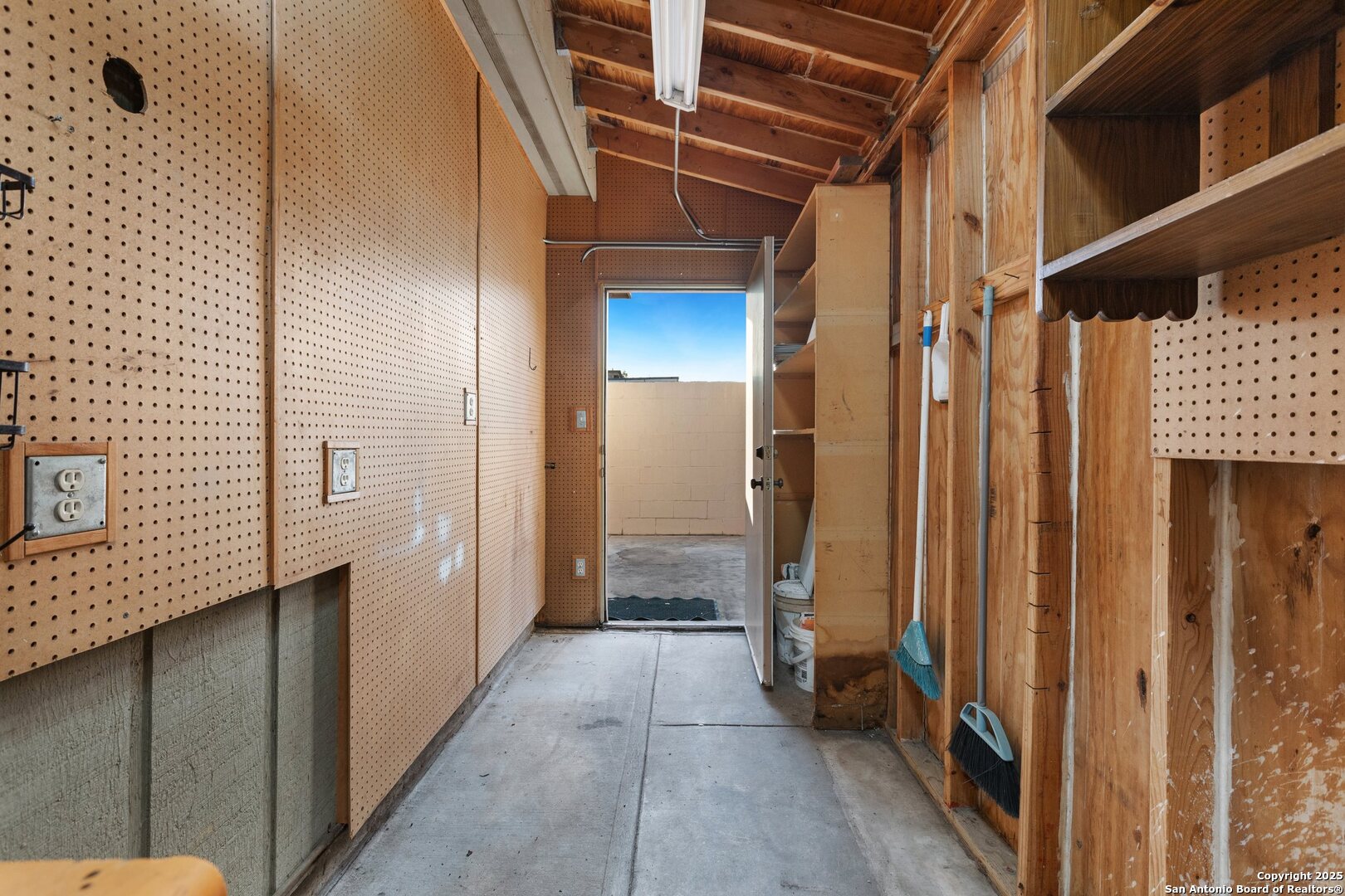 6631 Crown Rdg , San Antonio, TX, 78239-1511 | 1836493 | Realty Texas LLC
