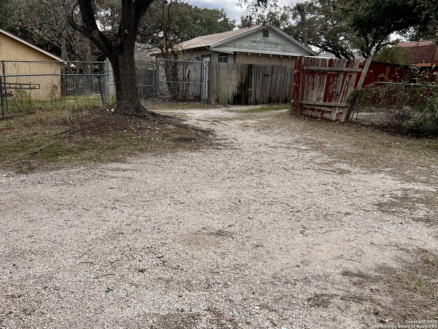 1630 E Highland Blvd B , San Antonio, TX, 78210-3619 | 1836387 | Realty Texas LLC