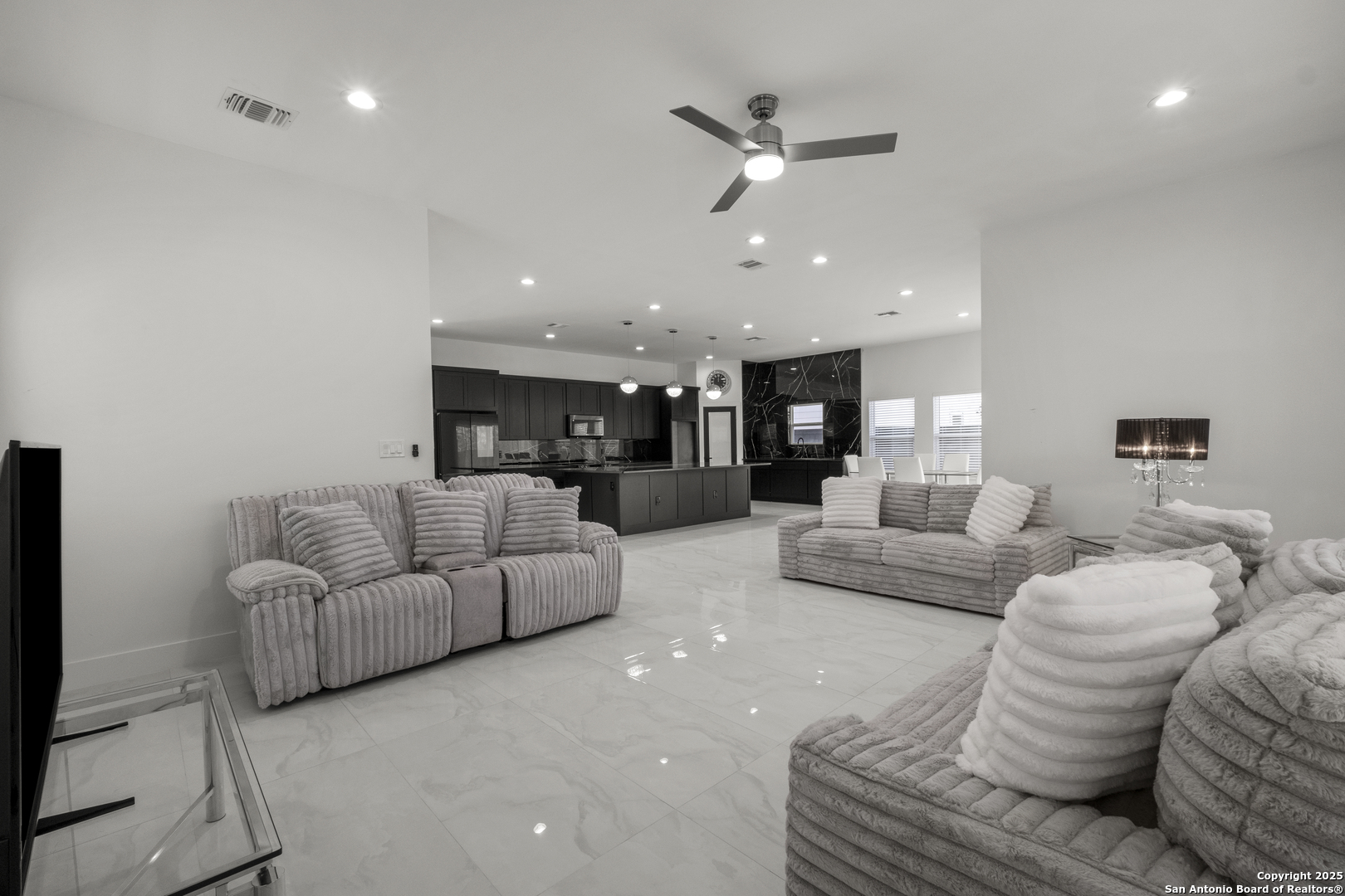 823 W Pyron Ave, SANANTONIO, TX, 78221 | 1838168 | Realty Texas LLC